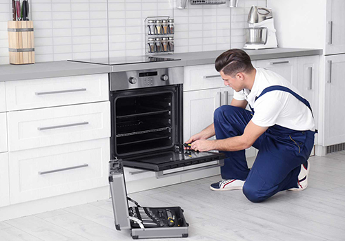 هزینه نصب، تعمیر و سرویس فر آشپزخانه چقدر است؟